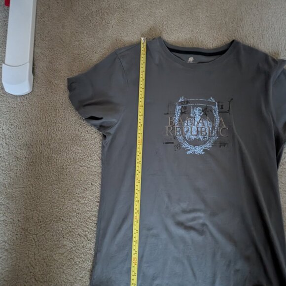 Banana Republic Graphic Tee - Picture 7 of 7